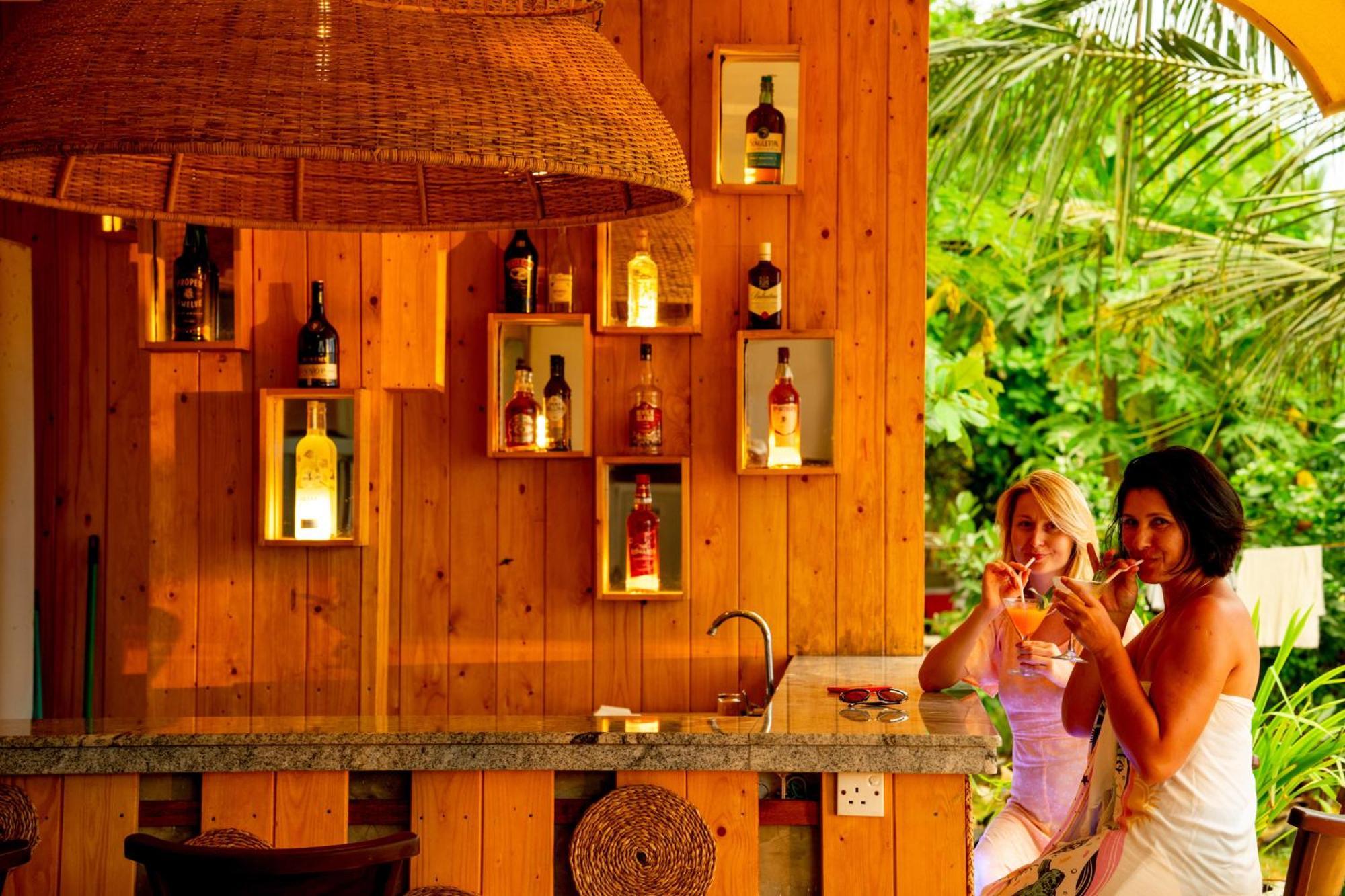 Peacock Beach Hotel Unawatuna Eksteriør bilde
