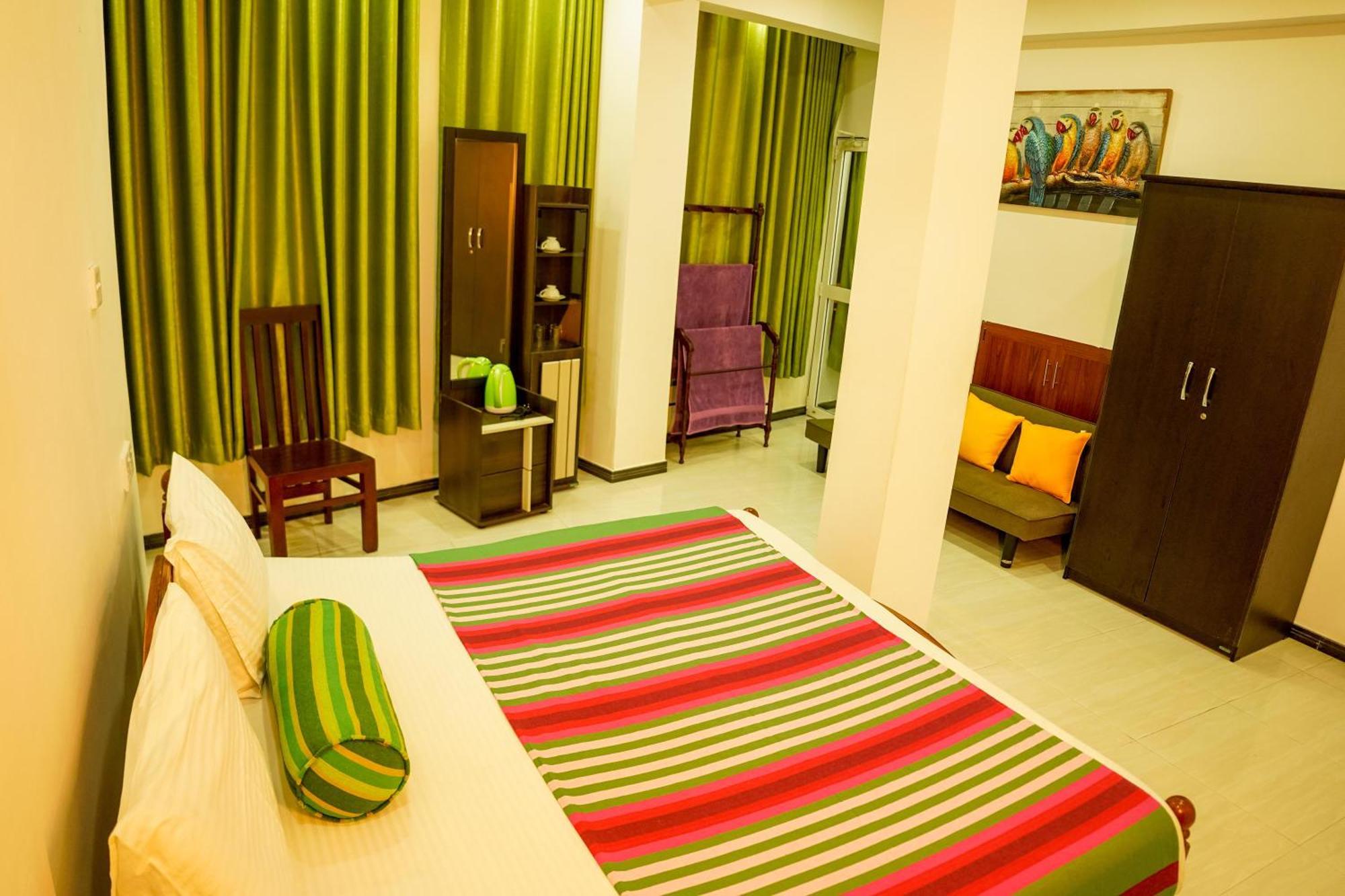 Peacock Beach Hotel Unawatuna Eksteriør bilde