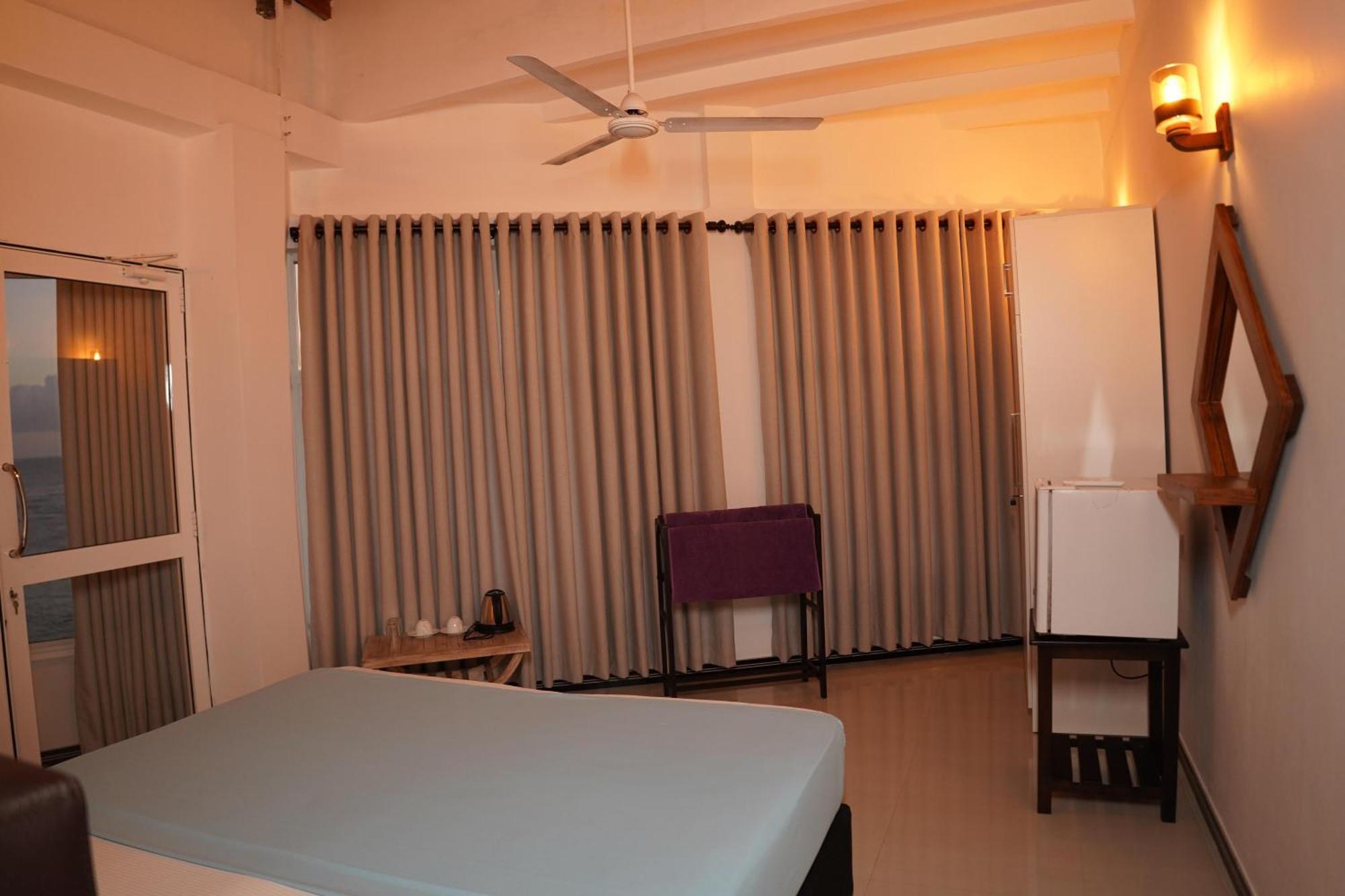 Peacock Beach Hotel Unawatuna Eksteriør bilde