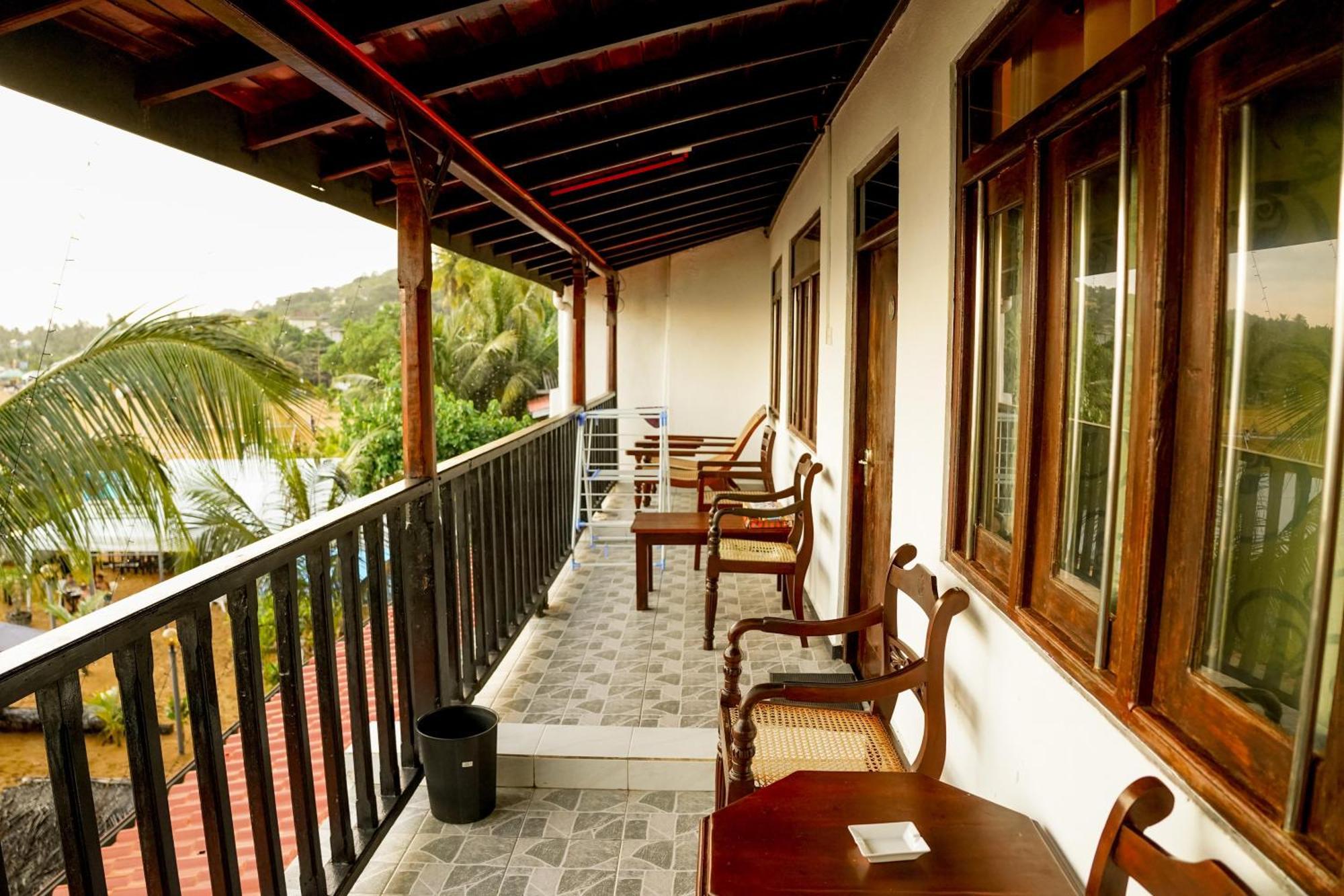 Peacock Beach Hotel Unawatuna Eksteriør bilde