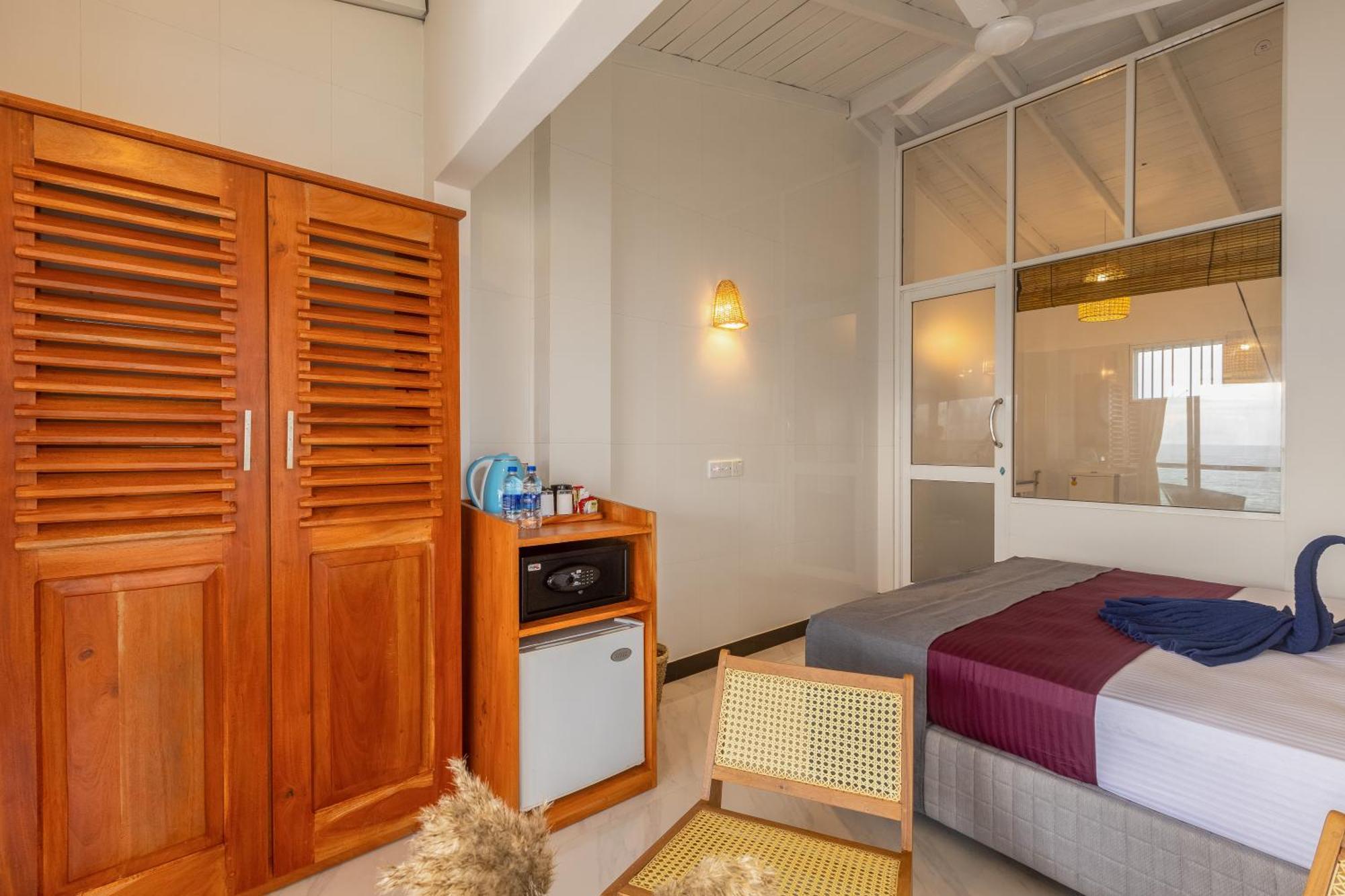 Peacock Beach Hotel Unawatuna Eksteriør bilde